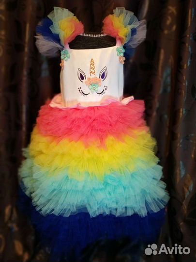 Платье праздничное