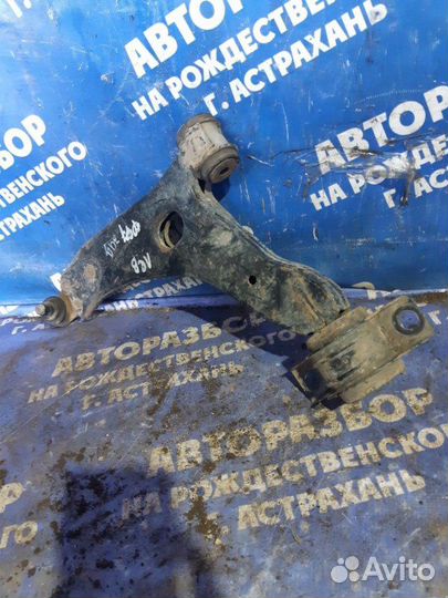 Передний левый рычаг Ford Focus 1 седан 2002