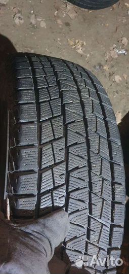 Bridgestone Blizzak DM-V1 235/65 R17 108R