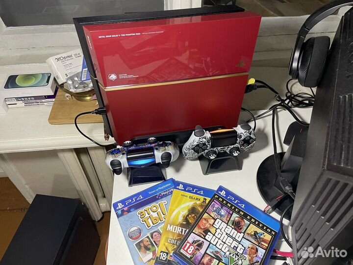 Sony PS4 + подписка 12 месяцев