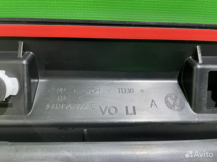 Накладка передней левой двери VW Passat B8 2015+