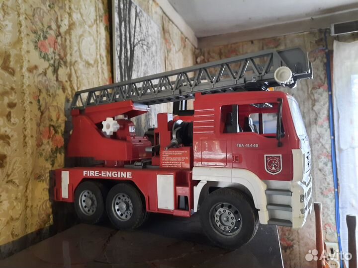 Машина-беговел, машина фирменная пожарная, трактор