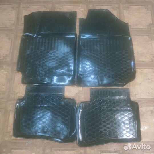 Автомобильные коврики резиновые