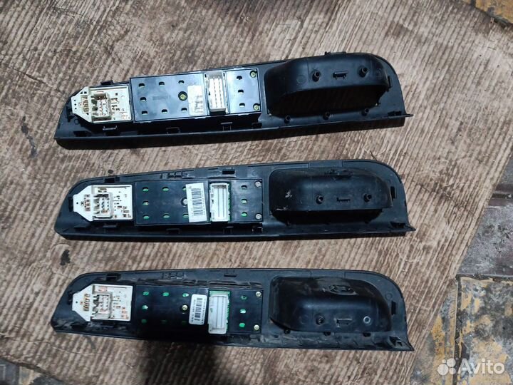 Блок кнопок стеклоподъёмников kia ceed 1