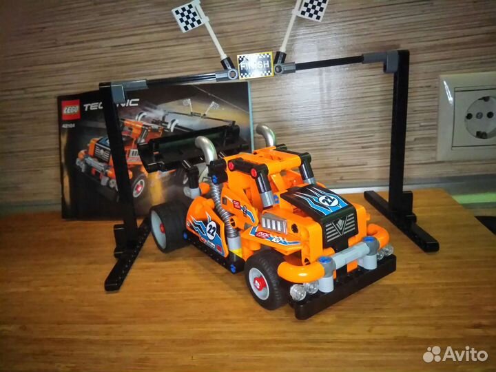 Lego technic 42104 Гоночный грузовик