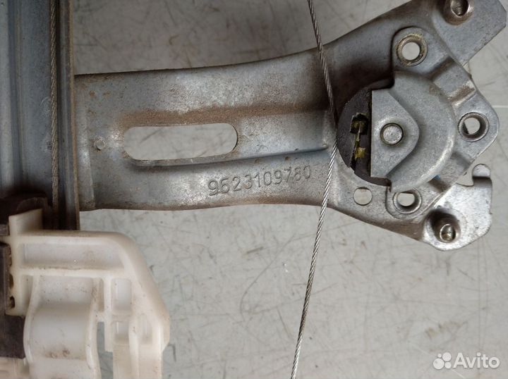 Стеклоподъемник задний левый Пежо 206