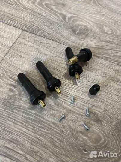 Набор вентилей для бескамерных шин