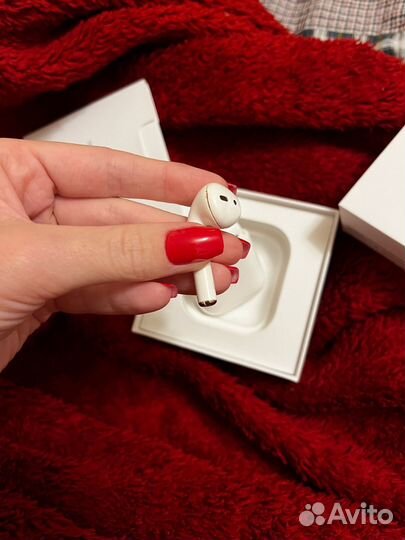 Airpods 2 оригинал. Кейс + правый наушник