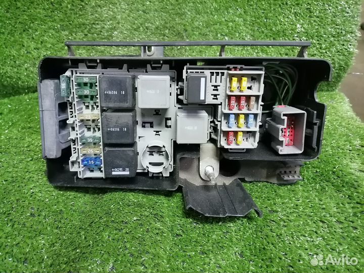 Блок предохранителей 30797010 Volvo XC70 SZ