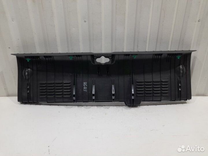 Обшивка задней панели багажника Hyundai Solaris