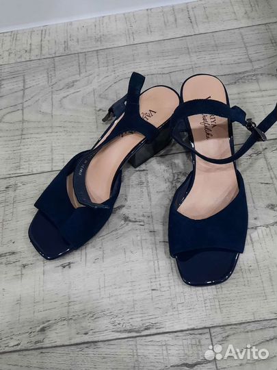 Босоножки женские 36 натуральная замша