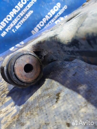 Передний левый рычаг Ford Focus 1 седан 2002