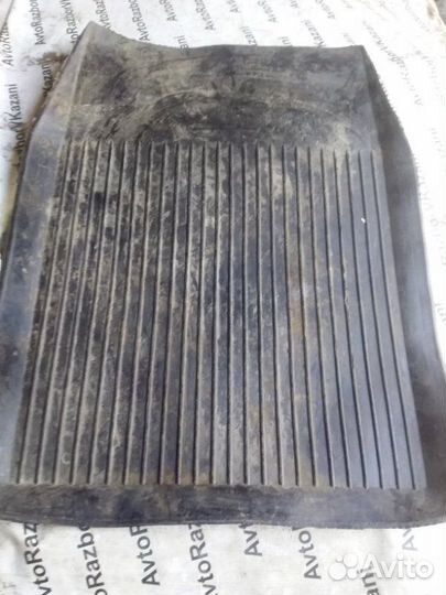 Коврик передний правый