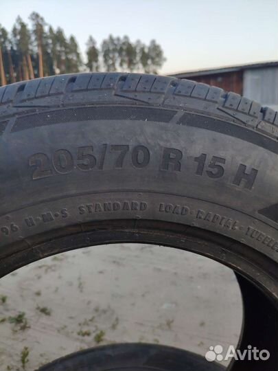 Continental ContiCrossContact LX2 205/70 R15 H