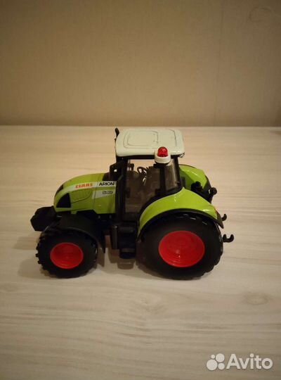 Трактор claas