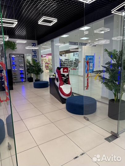 Продам магазин кроссовок