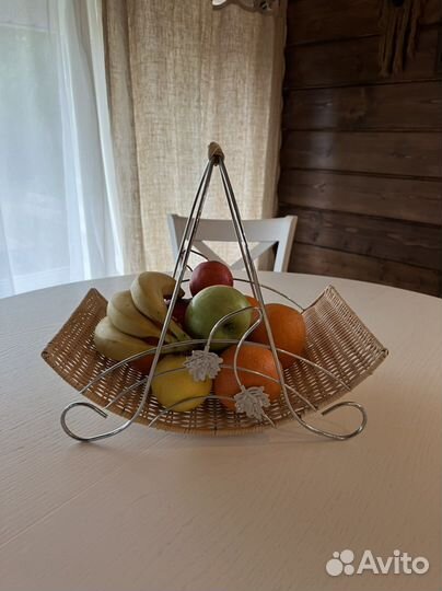 Фруктовница из натурального ротанга