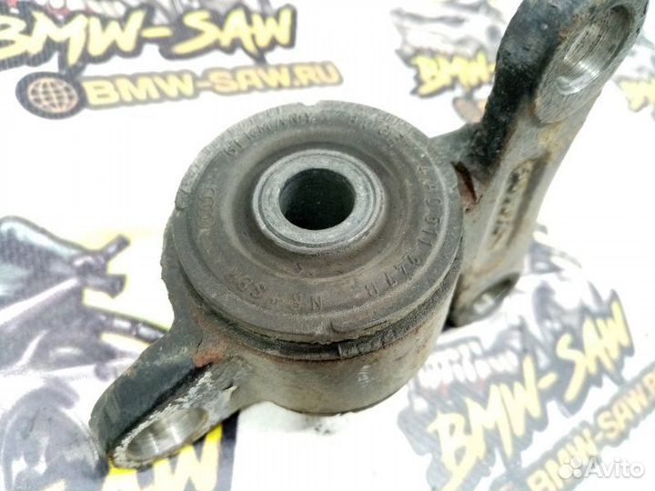 Кронштейн задний левый Audi A6 C4 AAH 1995