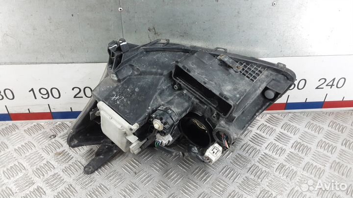 Фара Toyota Avensis T25 (2003-2008)