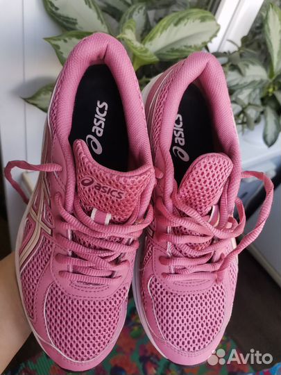 Кроссовки женские asics 37