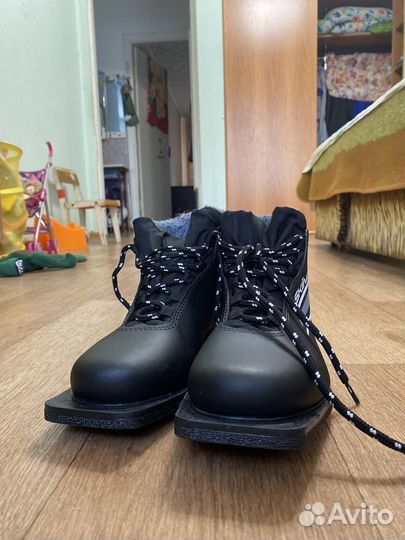 Лыжные ботинки