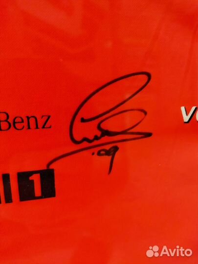 Футболка с автографом Льюиса Хэмилтона