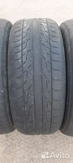 Toyo DRB 215/55 R17 94V