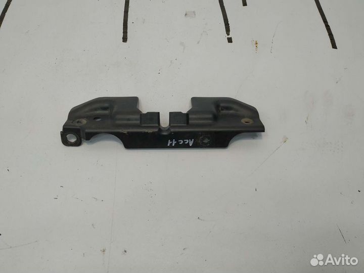 Hyundai Accent накладка замка капота замок капота