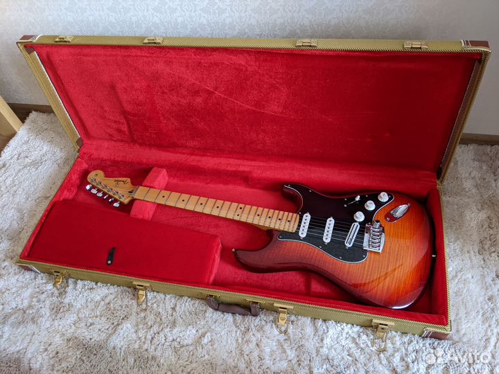 Fender Stratocaster Plus Top MN Aged Cherry