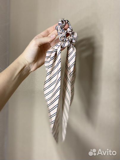 Новая резинка для волос розовая атласная