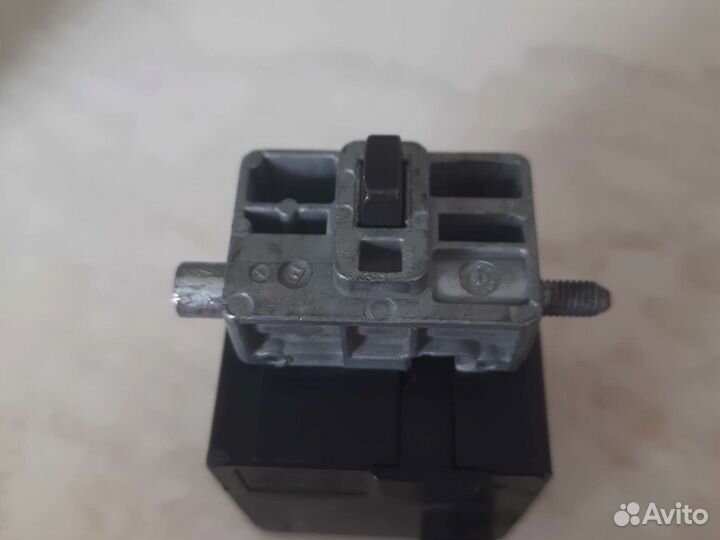 E0160400 Valeo 8200604932 электроблокировка руля