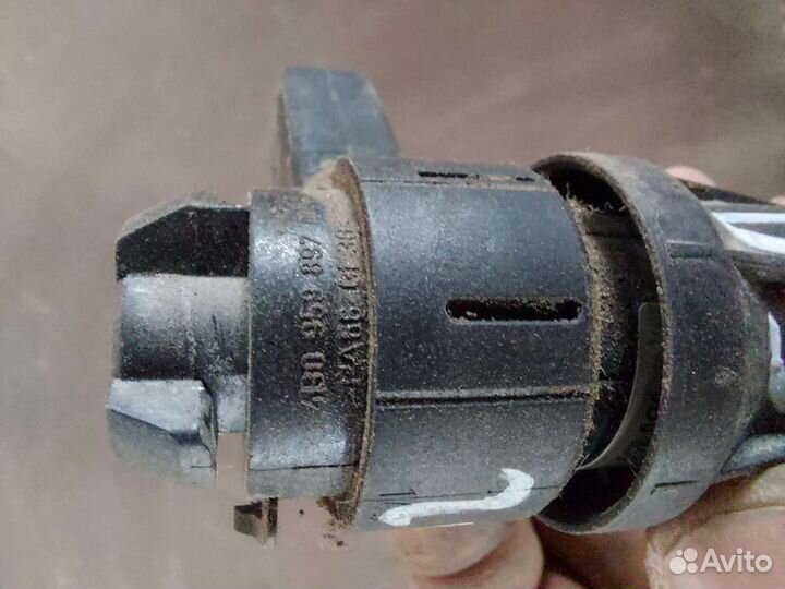 Кнопка кикдаун Audi A8 D3