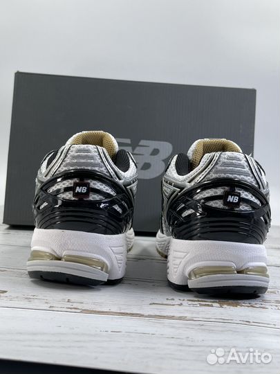 Кроссовки мужские new balance 1906R White