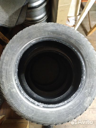 Goodyear UltraGrip Extreme 195/60 R15 88T