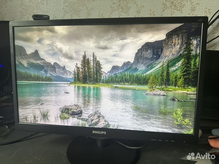 Монитор Philips 21.5