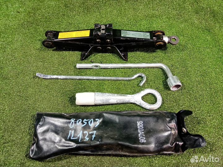 Домкрат Mitsubishi Lancer 10 / Galant Fortis CY4A