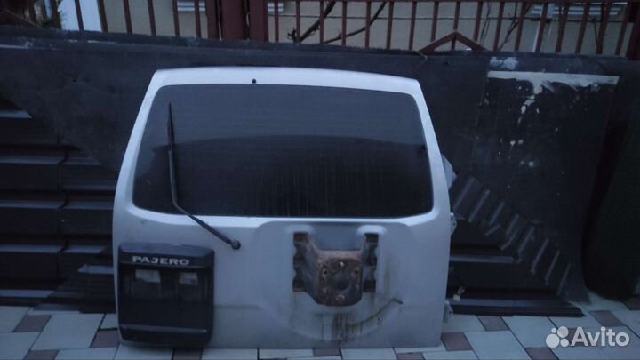 Дверь на Паджеро 3