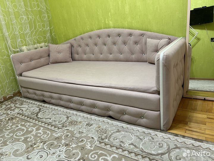 Кровать с матрасом