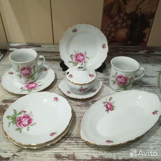 Тарелки, блюдо,кружки.Фарфор