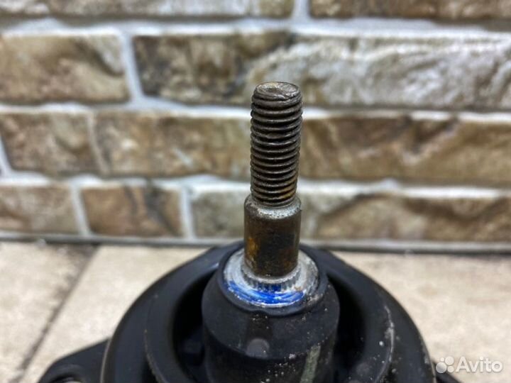 Подушка двигателя Jeep Grand Cherokee WK2 3.0 2018