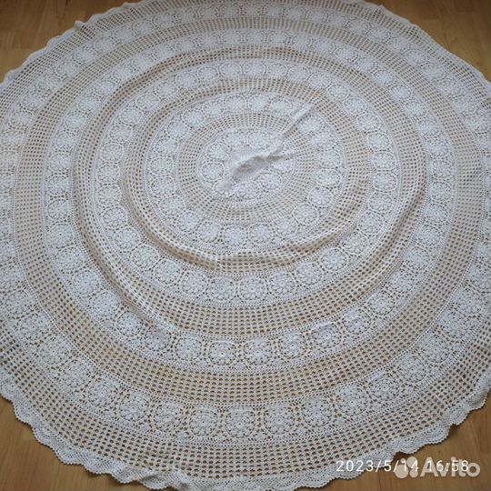 Кружевная скатерть круглая