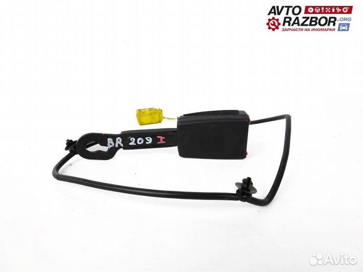 Ответная часть переднего левого ремня безоп. VW T