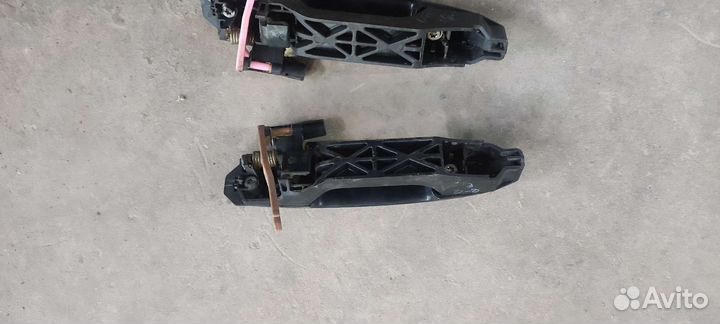 Ручка двери задней наружная пр, лев. Toyota Hilux