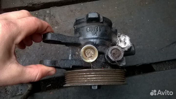 Насос гидроусилителя Toyota E11 4AFE