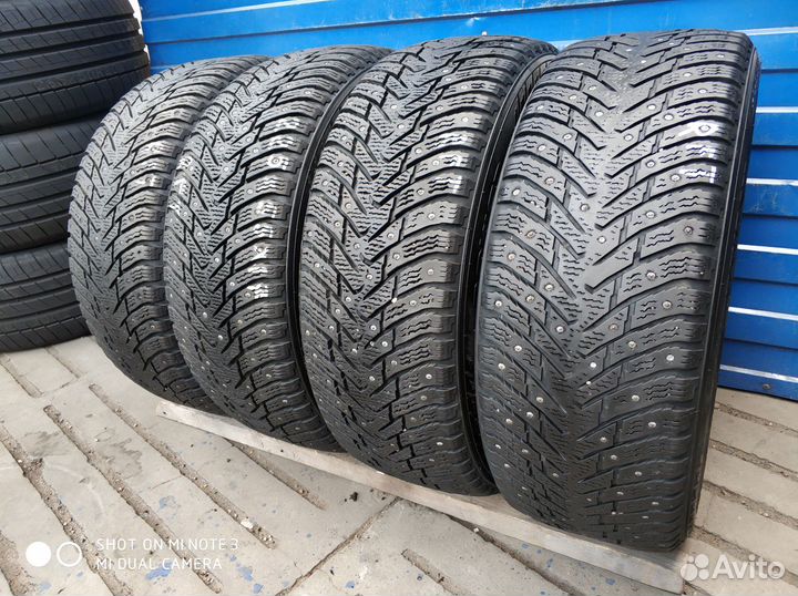 Nokian Tyres Hakkapeliitta 8 225/55 R17 99H
