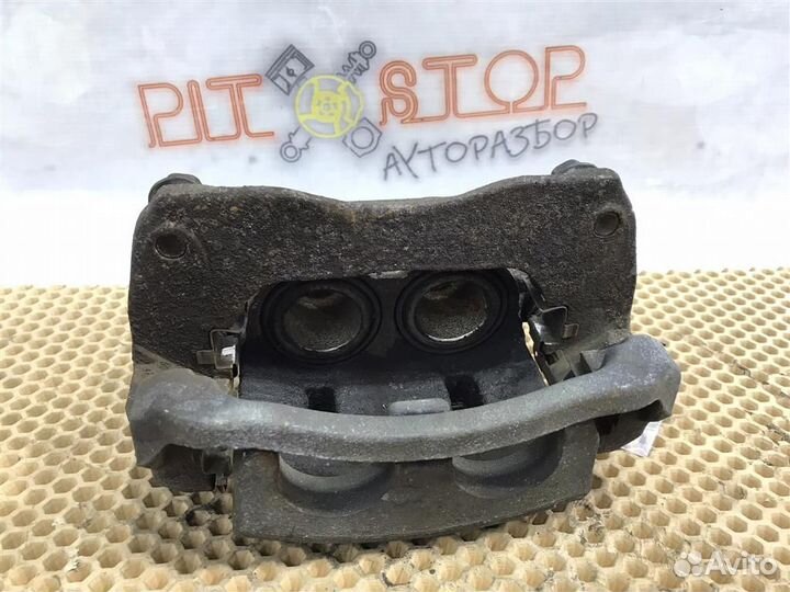 Суппорт передний правый Toyota Windom (MCV30) 200