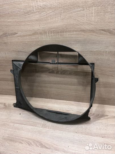 Кожух вентилятора BMW E34