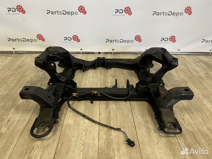 Подрамник двигателя передний Suzuki Grand Vitara