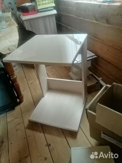 Придиванный столик