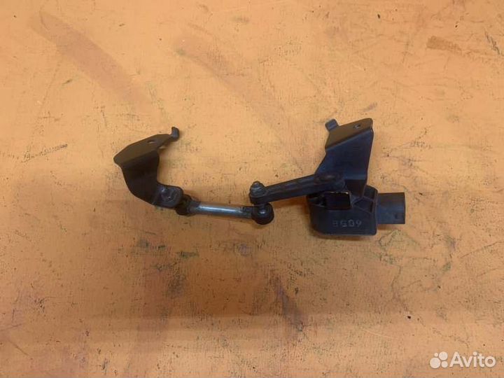 Датчик дорожного просвета задний правый Infiniti